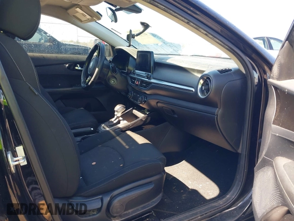 2019 Kia Forte S with VIN 3KPF34AD6KE013453, listed as a IAAI auction lot 41712825 with 131,345 mi miles. Bid and sale history available at carsss.com. Image 5.