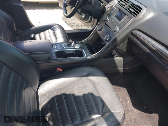 2017 Ford Fusion SE z VIN 3FA6P0HDXHR238713, wystawiony jako IAAI lot #42304140 z przebiegiem 157 630 mil mil oraz . Historia ofert i sprzedaży dostępna na DreamBid. Obrazek 5.