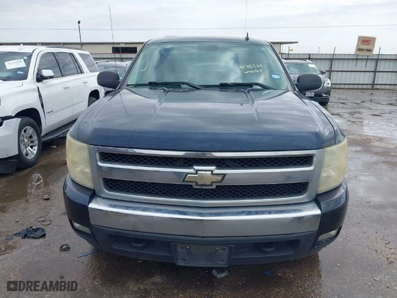 2008 Chevrolet Silverado 1500 LT w/1LT with VIN 3GCEK13J18G281131, listed as a IAAI auction lot 41715224 with 193,458 mi miles. Bid and sale history available at carsss.com. Image 6.