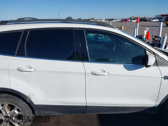 2013 Ford Escape SE with VIN 1FMCU0G9XDUD01410, listed as a IAAI auction lot 41758032 with 154,208 mi miles. Bid and sale history available at carsss.com. Image 13.