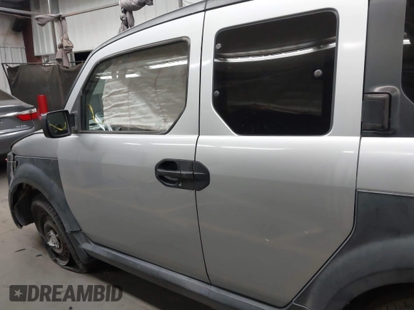 2007 Honda Element LX with VIN 5J6YH18337L010458, listed as a IAAI auction lot 42067828 with 251,061 mi miles and . Bid and sale history available at DreamBid. Image 14.