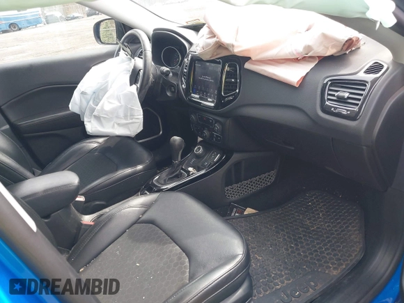 2018 Jeep Compass Altitude with VIN 3C4NJDBBXJT453197, listed as a IAAI auction lot 41955264 with 44,014 mi miles and . Bid and sale history available at carsss.com. Image 5.