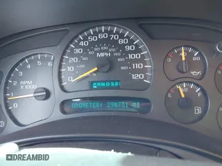 2004 GMC Sierra 1500 Crew Cab SLT with VIN 2GTEC13T841320704, listed as a IAAI auction lot 42015057 with 290,751 mi miles. Bid and sale history available at carsss.com. Image 7.