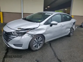 2025 Nissan Versa SV с VIN 3N1CN8EV7SL843381, выставлен на аукционе Copart как лот 60424075 с пробегом 3 619 миль миль и Чистый • Clean title. История ставок и продаж доступна на DreamBid. Изображение 1.