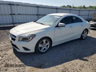 2015 Mercedes-Benz CLA 250 z VIN WDDSJ4GB5FN171980, wystawiony jako Copart lot #55577215 z przebiegiem 76 652 mil mil oraz Szkoda całkowita • Salvage title. Historia ofert i sprzedaży dostępna na DreamBid. Obrazek 1.