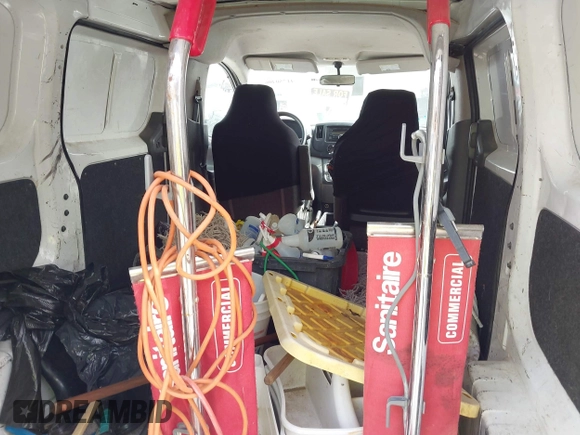 2017 Nissan NV200 S z VIN 3N6CM0KN1HK718121, wystawiony jako IAAI lot #41750406 z przebiegiem 95 249 mil mil oraz . Historia ofert i sprzedaży dostępna na DreamBid. Obrazek 8.