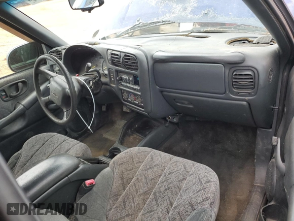 2000 GMC Sonoma SLS with VIN 1GTDT19W2Y8243957, listed as a Copart auction lot 42683455 with 182,447 mi miles and Salvage Title. Bid and sale history available at DreamBid. Image 8.