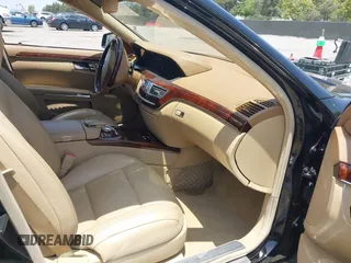 2012 Mercedes-Benz S 550 z VIN WDDNG7DB1CA440707, wystawiony jako IAAI lot #42489230 z przebiegiem 85 768 mil mil oraz . Historia ofert i sprzedaży dostępna na DreamBid. Obrazek 5.
