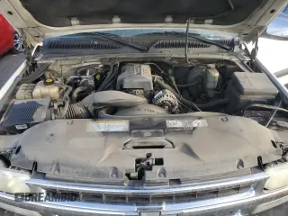 2000 Chevrolet Suburban LT with VIN 3GNEC16T5YG189571, listed as a Copart auction lot 77704644 with 280,021 mi miles and Clean Title. Bid and sale history available at carsss.com. Image 12.