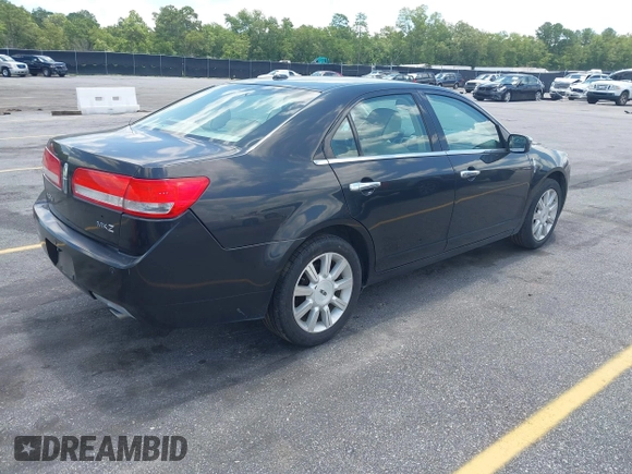 2011 Lincoln MKZ z VIN 3LNHL2GC1BR758157, wystawiony jako IAAI lot #42528517 z przebiegiem 152 699 mil mil oraz . Historia ofert i sprzedaży dostępna na DreamBid. Obrazek 4.