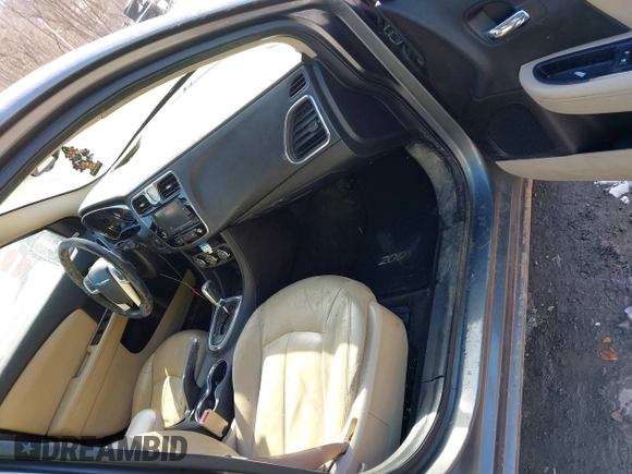 2013 Chrysler 200 Limited with VIN 1C3CCBCG5DN500547, listed as a IAAI auction lot 41618555 with 161,839 mi miles. Bid and sale history available at carsss.com. Image 5.
