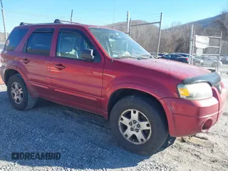 2005 Ford Escape Limited with VIN 1FMYU94135KC22117, listed as a IAAI auction lot 41441590 with 238,811 mi miles. Bid and sale history available at carsss.com. Image 1.