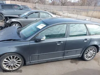 2010 Volvo V50 with VIN YV1382MW9A2527311, listed as a IAAI auction lot 41703302 with 0 mi miles. Bid and sale history available at carsss.com. Image 15.