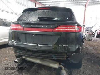 2015 Lincoln MKC with VIN 5LMCJ2A98FUJ17855, listed as a IAAI auction lot 41433416 with 113,070 mi miles. Bid and sale history available at carsss.com. Image 6.