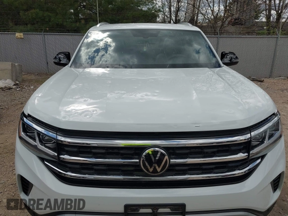 2023 Volkswagen Atlas SE with VIN 1V2KC2CA5PC214764, listed as a IAAI auction lot 42192334 with 40,148 mi miles and . Bid and sale history available at DreamBid. Image 13.