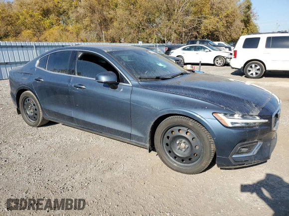 2019 Volvo S60 Inscription with VIN 7JRA22TL4KG004497, listed as a Copart auction lot 76272604 with 84,240 mi miles and Clean Title. Bid and sale history available at carsss.com. Image 4.