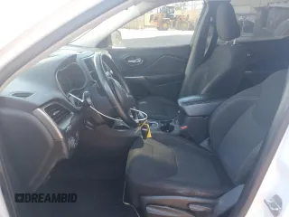 2019 Jeep Cherokee Latitude with VIN 1C4PJLCB7KD370156, listed as a Copart auction lot 50612335 with 101,499 mi miles and Salvage Title. Bid and sale history available at carsss.com. Image 7.