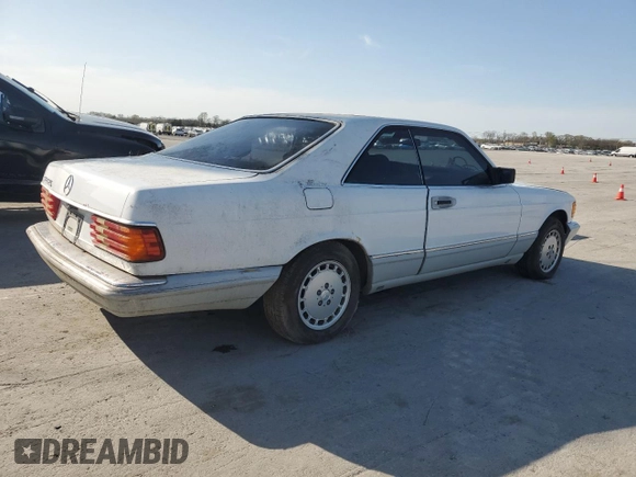 1990 Mercedes-Benz 560 with VIN WDBCA45E6LA553870, listed as a Copart auction lot 51666665 with 228,119 mi miles and Clean Title. Bid and sale history available at DreamBid. Image 3.