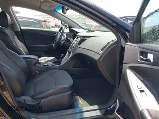 2013 Hyundai Sonata Limited with VIN 5NPEC4AC1DH583846, listed as a IAAI auction lot 42219947 with 120,889 mi miles and . Bid and sale history available at DreamBid. Image 5.