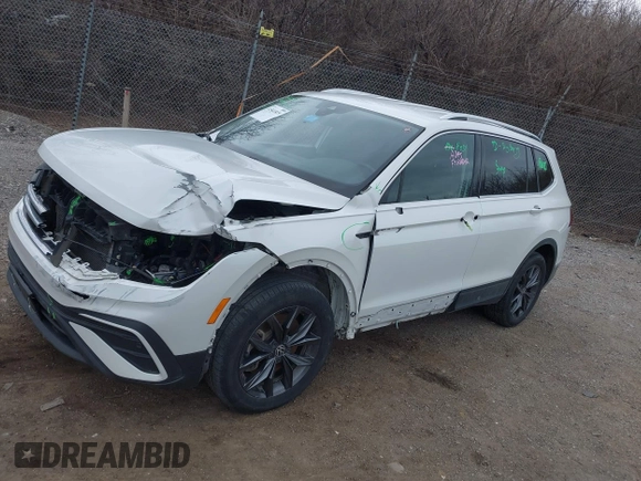 2023 Volkswagen Tiguan SE z VIN 3VV2B7AX8PM062519, wystawiony jako IAAI lot #41541819 z przebiegiem 93 873 mil mil oraz . Historia ofert i sprzedaży dostępna na DreamBid. Obrazek 18.