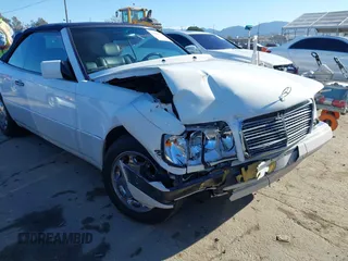 1995 Mercedes-Benz E Class with VIN WDBEA66E9SC258865, listed as a IAAI auction lot 41825726 with 101,866 mi miles. Bid and sale history available at carsss.com. Image 6.