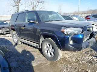 2020 Toyota 4Runner SR5 with VIN JTEBU5JR3L5755668, listed as a IAAI auction lot 41415638 with 39,053 mi miles. Bid and sale history available at carsss.com. Image 1.