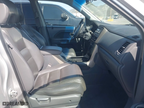 2007 Honda Pilot EX-L with VIN 5FNYF28587B012793, listed as a IAAI auction lot 41964324 with 230,128 mi miles. Bid and sale history available at carsss.com. Image 5.