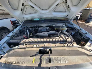 2007 Ford F-250 XL z VIN 1FTNF21517EB22731, wystawiony jako IAAI lot #42563444 z przebiegiem 165 792 mil mil oraz . Historia ofert i sprzedaży dostępna na DreamBid. Obrazek 21.