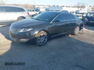 2016 Lincoln MKZ with VIN 3LN6L2G98GR601230, listed as a IAAI auction lot 40869401 with 80,107 mi miles. Bid and sale history available at carsss.com. Image 17.