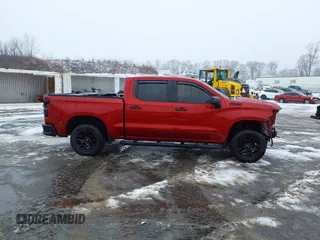 2020 Chevrolet Silverado 1500 LT Trail Boss with VIN 3GCPYFED5LG152801, listed as a IAAI auction lot 41524216 with 92,940 mi miles. Bid and sale history available at carsss.com. Image 13.