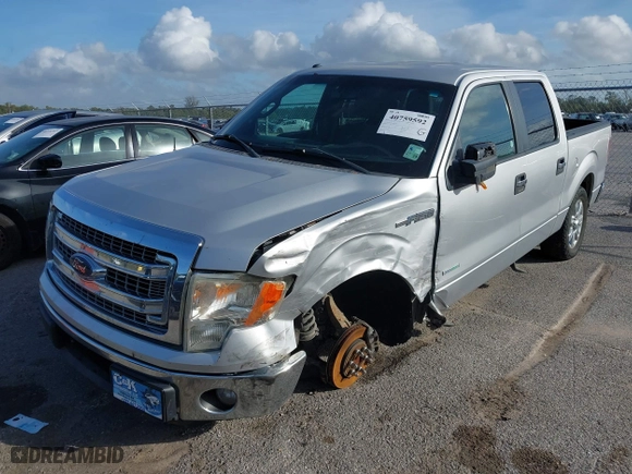 2013 Ford F-150 XL with VIN 1FTFW1CT9DKD02756, listed as a IAAI auction lot 40759592 with 218,975 mi miles. Bid and sale history available at carsss.com. Image 17.