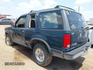 1994 Ford Explorer z VIN 1FMCU22X5RUA21287, wystawiony jako IAAI lot #42393545 z przebiegiem 72 453 mil mil oraz . Historia ofert i sprzedaży dostępna na DreamBid. Obrazek 3.