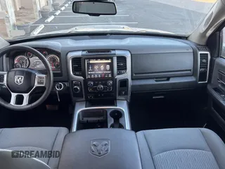 2023 Ram 1500 SLT z VIN 1C6RR6LG6PS533811, wystawiony jako Copart lot #49743065 z przebiegiem 10 320 mil mil oraz Czysty tytuł • Clean title. Historia ofert i sprzedaży dostępna na DreamBid. Obrazek 9.