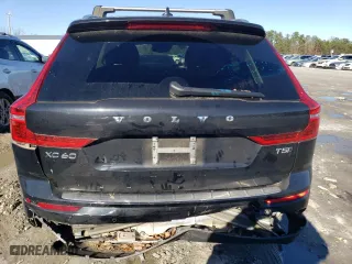 2018 Volvo XC60 Momentum with VIN LYV102RK7JB118393, listed as a Copart auction lot 70958042 with 25,077 mi miles. Bid and sale history available at carsss.com. Image 6.