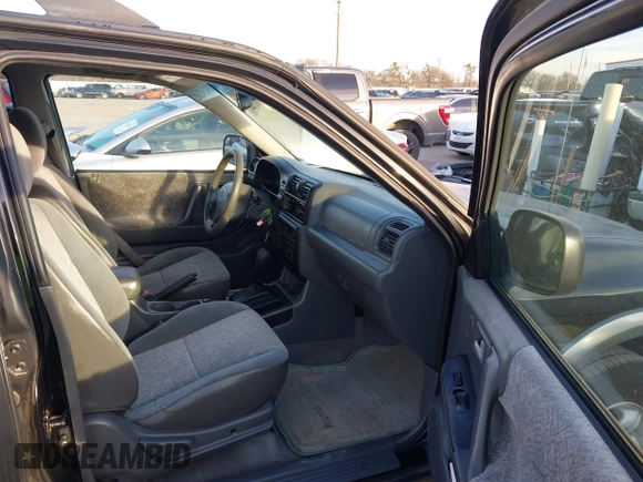 2002 Isuzu Rodeo S with VIN 4S2CK58WX24339782, listed as a IAAI auction lot 41340277 with 154,240 mi miles. Bid and sale history available at carsss.com. Image 5.