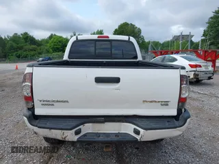 2013 Toyota Tacoma PreRunner z VIN 5TFKU4HN6DX003129, wystawiony jako IAAI lot #42190939 z przebiegiem 206 404 mil mil oraz . Historia ofert i sprzedaży dostępna na DreamBid. Obrazek 16.