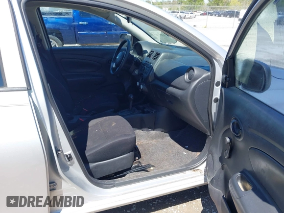 2014 Nissan Versa SV with VIN 3N1CN7AP5EL804830, listed as a IAAI auction lot 41886107 with 140,952 mi miles. Bid and sale history available at carsss.com. Image 5.