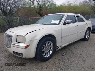 2005 Chrysler 300 with VIN 2C3JA63H25H686717, listed as a IAAI auction lot 41925750 with 230,196 mi miles. Bid and sale history available at carsss.com. Image 19.