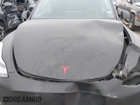 2021 Tesla Model Y Long Range with VIN 5YJYGDEE5MF111774, listed as a IAAI auction lot 41525622 with 39,960 mi miles. Bid and sale history available at carsss.com. Image 10.