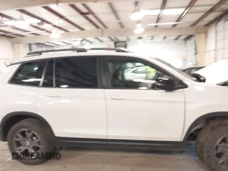 2024 Honda Passport TrailSport with VIN 5FNYF8H62RB011007, listed as a IAAI auction lot 41268349 with Not Provided miles and . Bid and sale history available at DreamBid. Image 12.