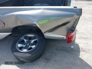 2005 Dodge 1500 SLT with VIN 1D7HU18D85J559064, listed as a IAAI auction lot 42021156 with 265,666 mi miles. Bid and sale history available at carsss.com. Image 6.