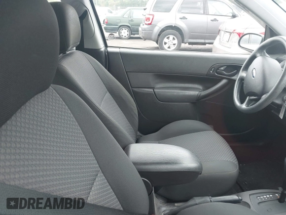 2007 Ford Focus S with VIN 1FAHP31N27W252727, listed as a IAAI auction lot 42194199 with 25,581 mi miles and . Bid and sale history available at carsss.com. Image 5.