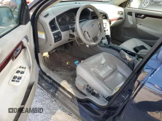 2004 Volvo V70 with VIN YV1SW61T942426583, listed as a Copart auction lot 68699624 with 153,895 mi miles and Salvage Title. Bid and sale history available at carsss.com. Image 8.