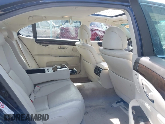 2008 Lexus LS 460 LWB with VIN JTHGL46F185021333, listed as a IAAI auction lot 41875999 with 111,418 mi miles. Bid and sale history available at carsss.com. Image 8.