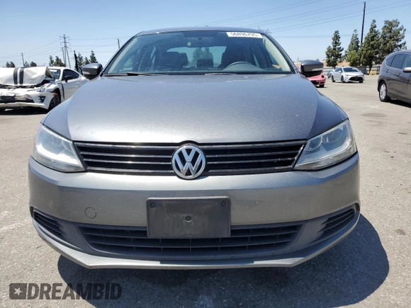 2012 Volkswagen Jetta SE z VIN 3VWDP7AJ2CM128574, wystawiony jako Copart lot #56896795 z przebiegiem 117 329 mil mil oraz Szkoda całkowita • Salvage title. Historia ofert i sprzedaży dostępna na DreamBid. Obrazek 5.