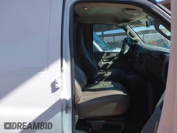 2020 Chevrolet Express Cargo Van with VIN 1GCWGBFP8L1120262, listed as a IAAI auction lot 42010679 with 114,589 mi miles. Bid and sale history available at carsss.com. Image 5.