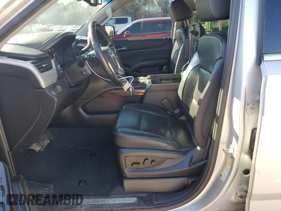 2019 GMC Yukon XL SLT with VIN 1GKS1GKC9KR383722, listed as a Copart auction lot 45191185 with 113,714 mi miles and Salvage Title. Bid and sale history available at carsss.com. Image 7.