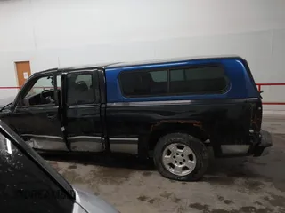 2000 Chevrolet Silverado 1500 LS with VIN 2GCEC19T3Y1333843, listed as a IAAI auction lot 41721344 with 1 mi miles. Bid and sale history available at carsss.com. Image 14.