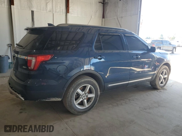 2016 Ford Explorer XLT with VIN 1FM5K8DHXGGB60687, listed as a Copart auction lot 46082305 with 124,721 mi miles and Salvage Title. Bid and sale history available at carsss.com. Image 3.