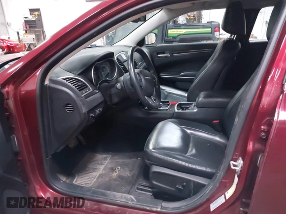2015 Chrysler 300 Limited with VIN 2C3CCARGXFH892146, listed as a IAAI auction lot 41675840 with 60,527 mi miles. Bid and sale history available at carsss.com. Image 5.